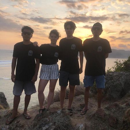 Tropical Sunday Bungalow - Surf And Stay Selong Belanak Extérieur photo