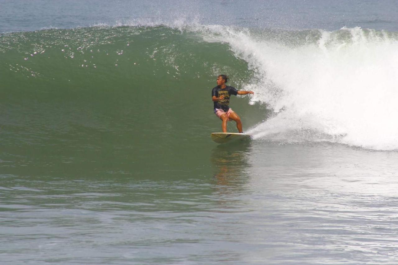 Tropical Sunday Bungalow - Surf And Stay Selong Belanak Extérieur photo