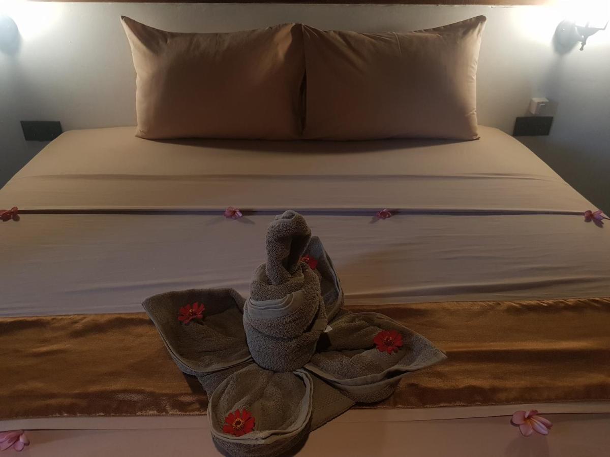 Tropical Sunday Bungalow - Surf And Stay Selong Belanak Extérieur photo