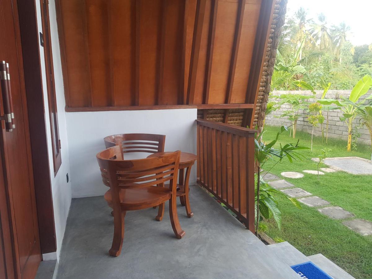 Tropical Sunday Bungalow - Surf And Stay Selong Belanak Extérieur photo