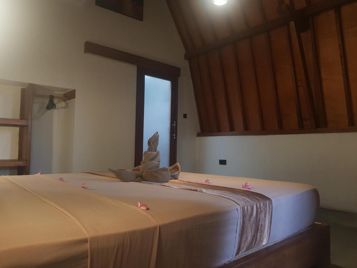Tropical Sunday Bungalow - Surf And Stay Selong Belanak Extérieur photo