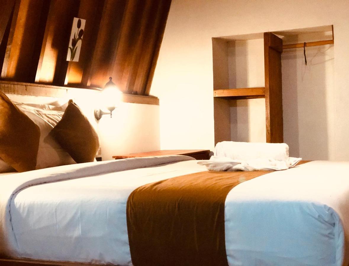 Tropical Sunday Bungalow - Surf And Stay Selong Belanak Extérieur photo