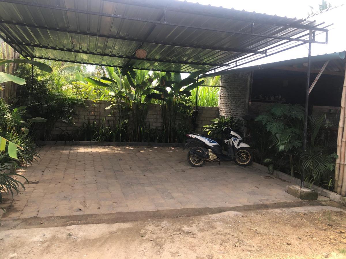 Tropical Sunday Bungalow - Surf And Stay Selong Belanak Extérieur photo