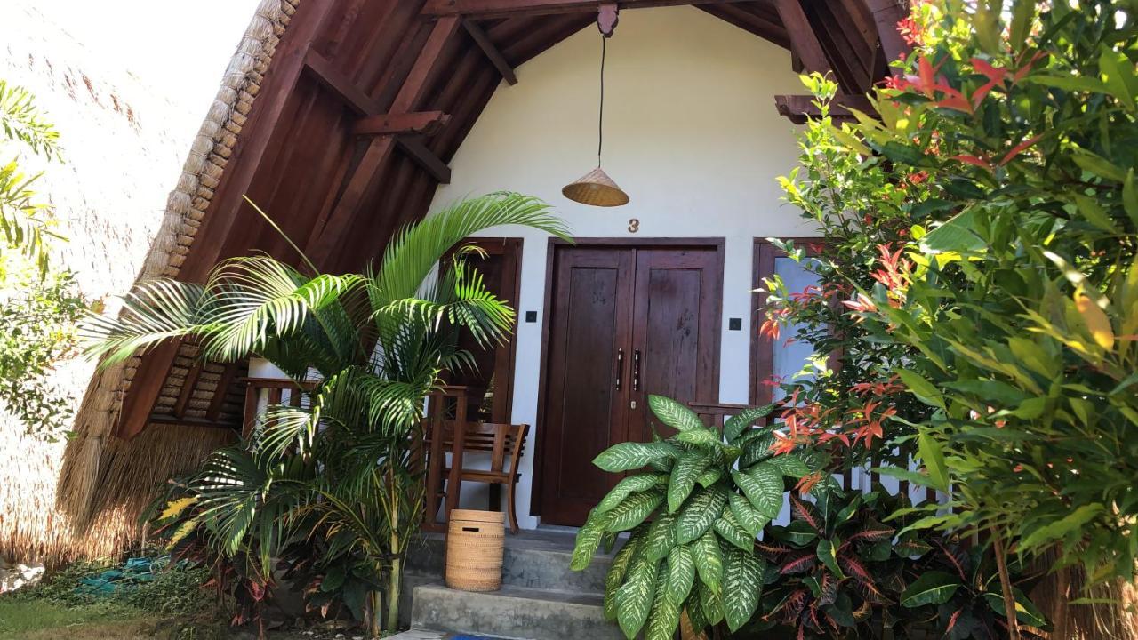 Tropical Sunday Bungalow - Surf And Stay Selong Belanak Extérieur photo