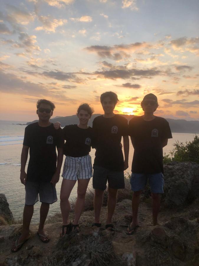 Tropical Sunday Bungalow - Surf And Stay Selong Belanak Extérieur photo