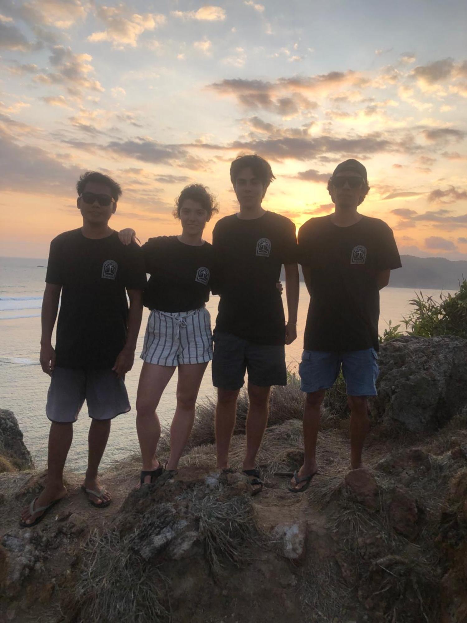 Tropical Sunday Bungalow - Surf And Stay Selong Belanak Extérieur photo